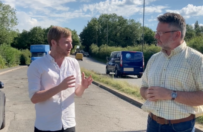 Lee Rowley MP with Cllr Barry Lewis discussing the Council's traffic modelling of the A61